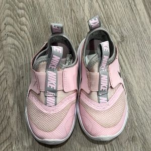 Toddler pink Nike shoes - size 7C